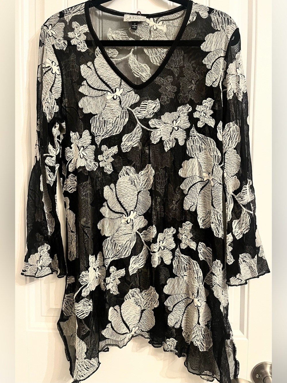 J Valdi Beachwear Sheer Black & White Floral Lace Bathing Suit Cover-Up - Size M